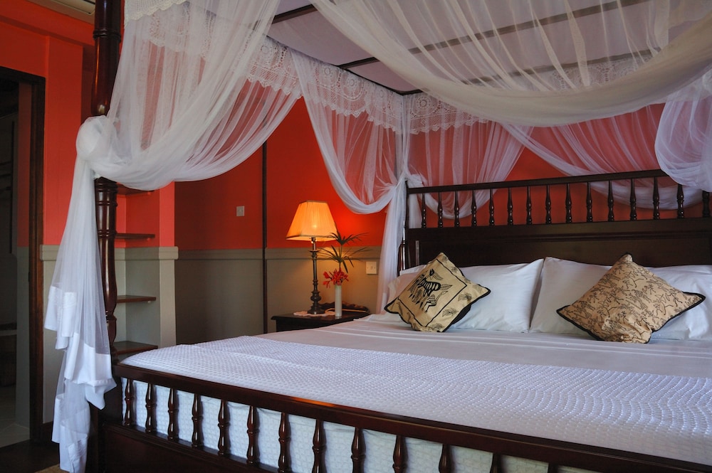 SPRING HOUSE BEQUIA 9/50