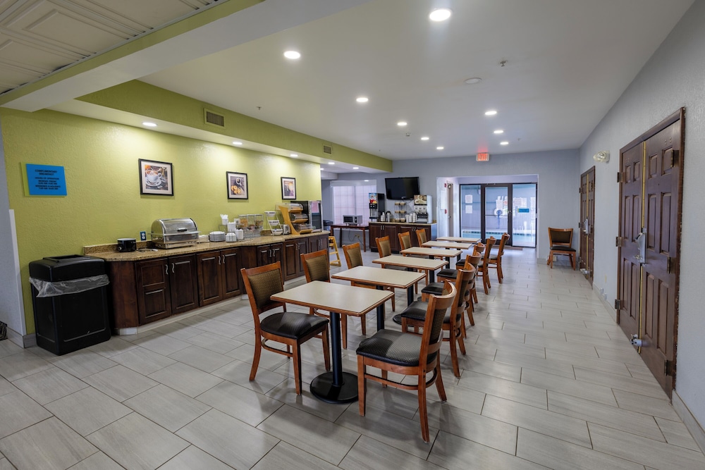 Countryside Inn And Suites 29/40