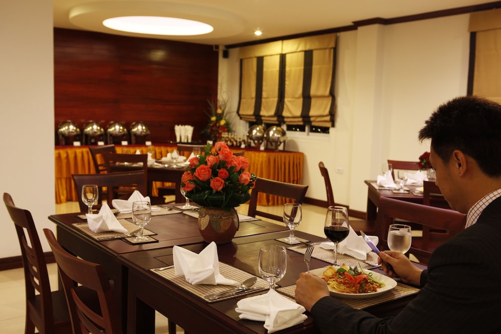 Lao Golden Hotel 52/53