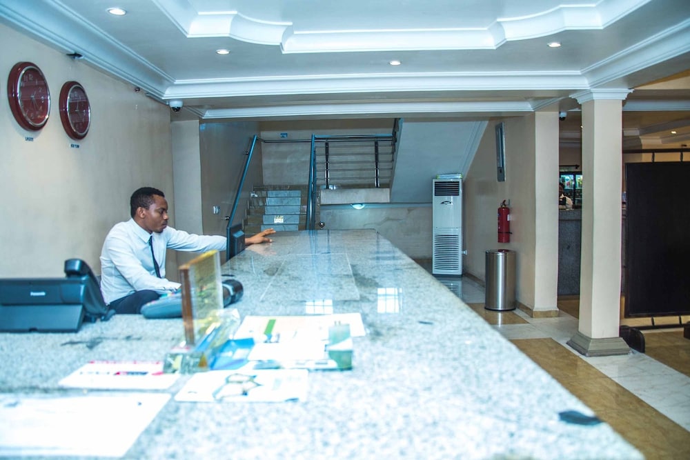 Royal Crest Hotel & Suites 25/50