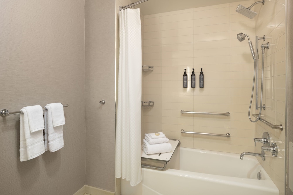 غرفة تقليدية بسريرين كوين، The Westin South Coast Plaza 5/10