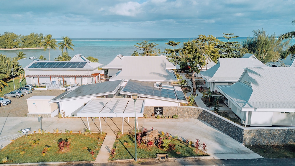 Niu Beach Hotel 49/53