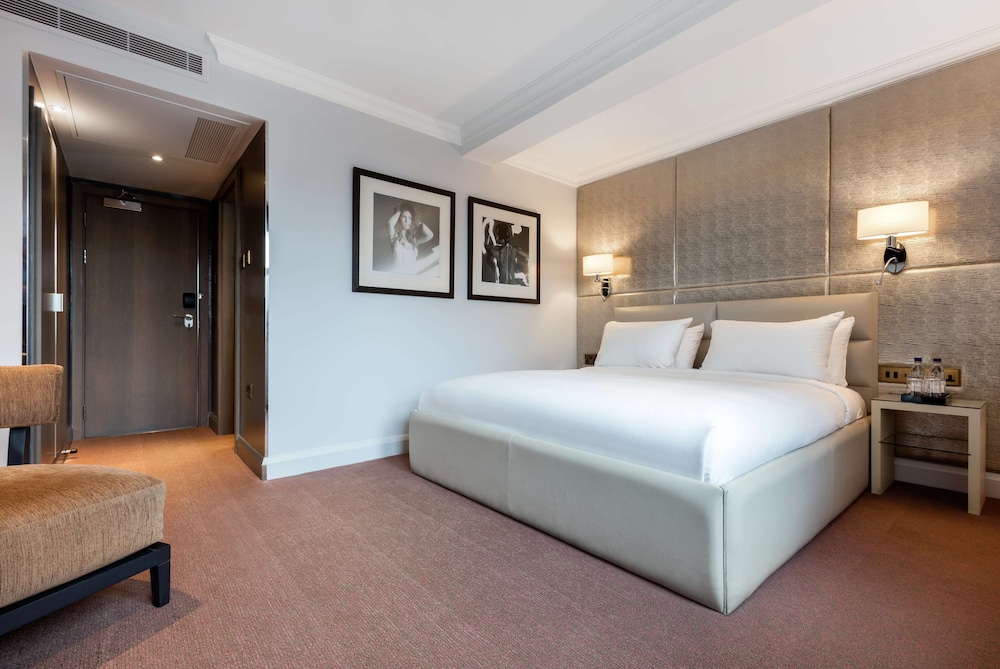 Radisson Blu Edwardian Mercer Street Hotel 12/71