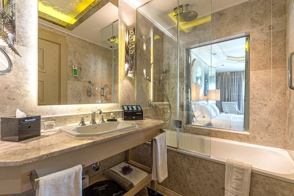 Wyndham Grand Istanbul Kalamis Marina 22/40