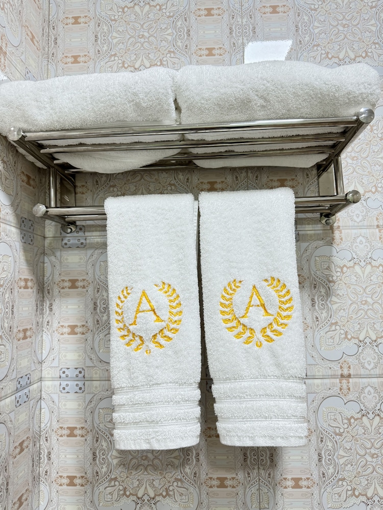 Alexander Hotel 13/38