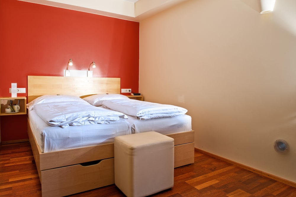 Town Hotel Wiesbaden 18/38