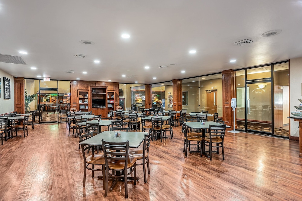 Quality Inn & Suites Hannibal West 31/40