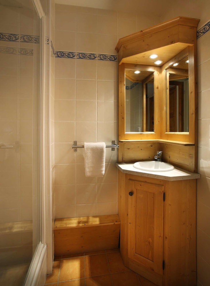 Chalet des Neiges - Oz en Oisans(Sat arr/dep only 48/50