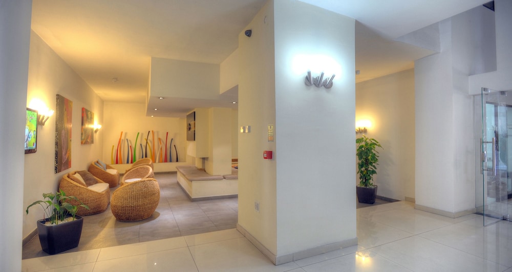 St Julians Bay Hotel 35/68
