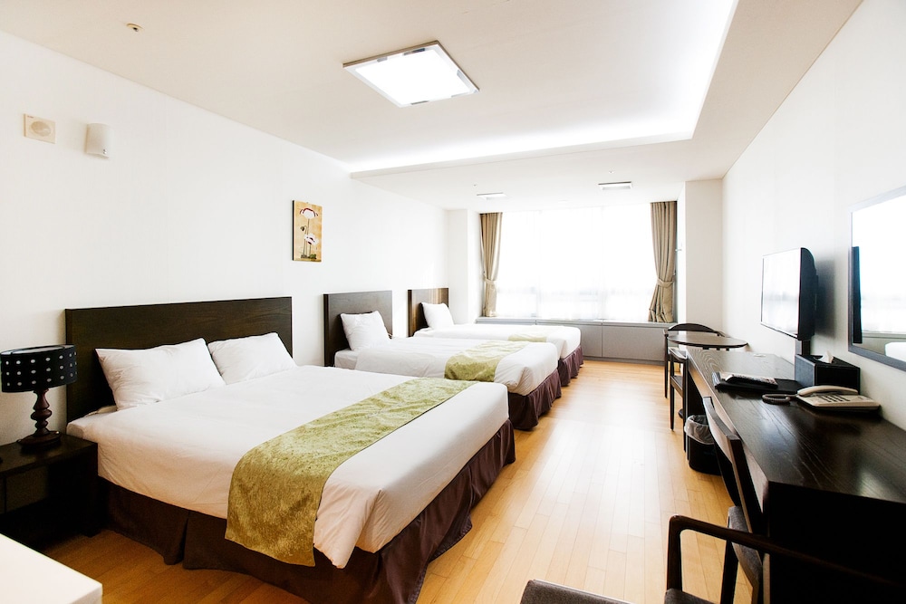 Hotel Hu Incheon Airport 10/65