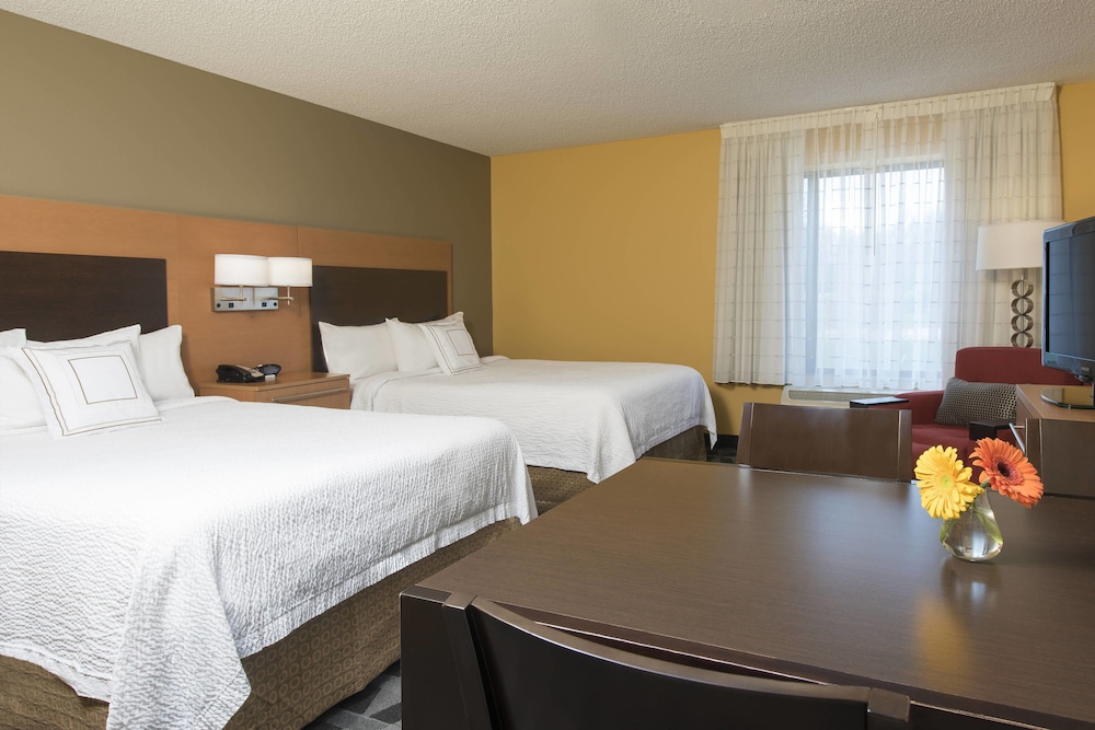 TownePlace Suites by Marriott Kalamazoo 10/24