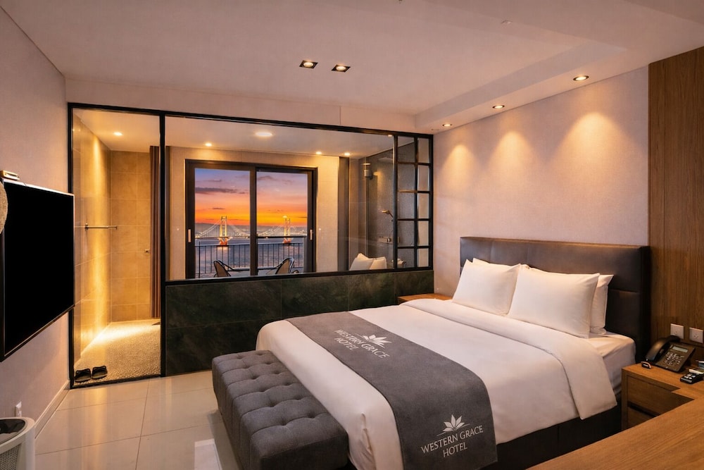 PREMIUM, DOUBLE BED, OCEAN VIEW, JETTED TUB
