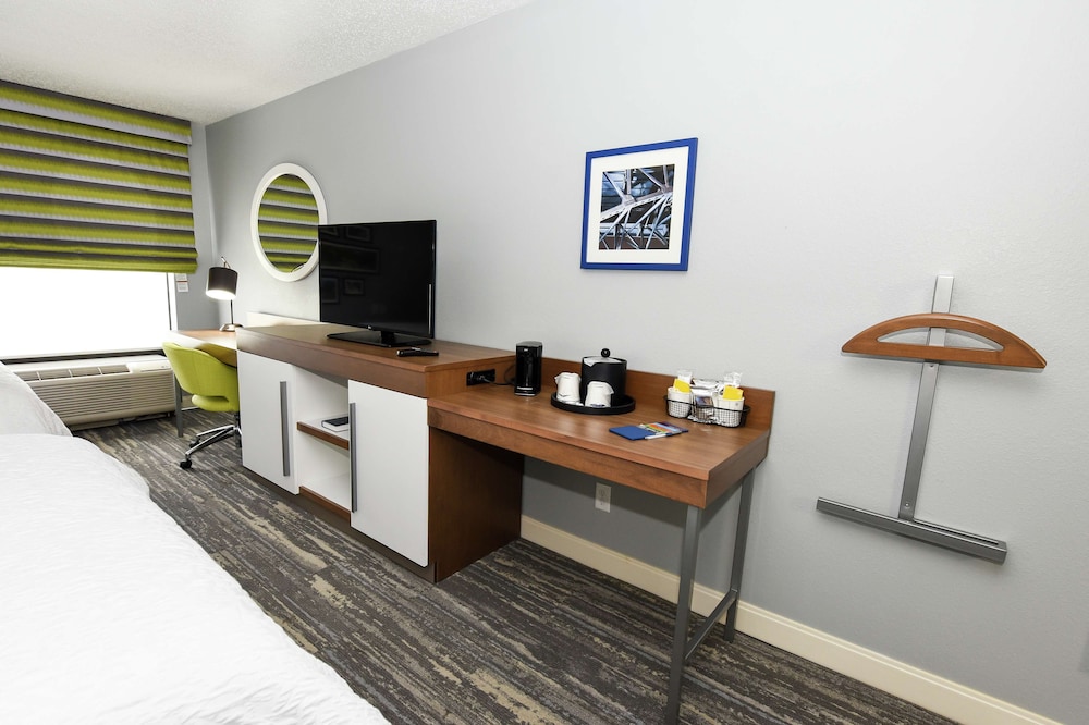 Hampton Inn Youngstown - North 67/80