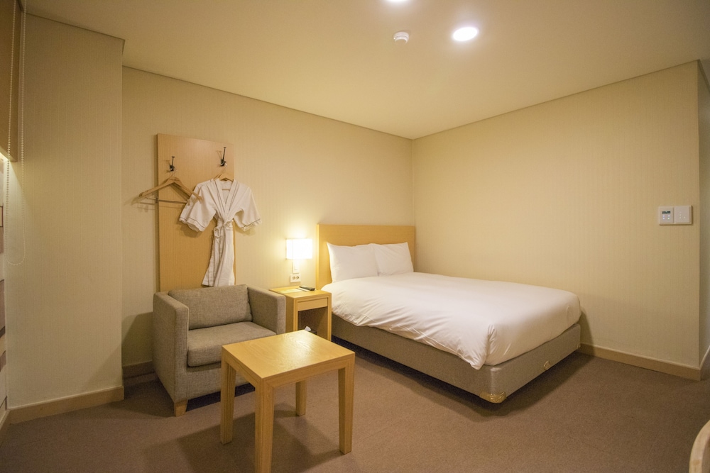Tower Hill Hotel 17/48