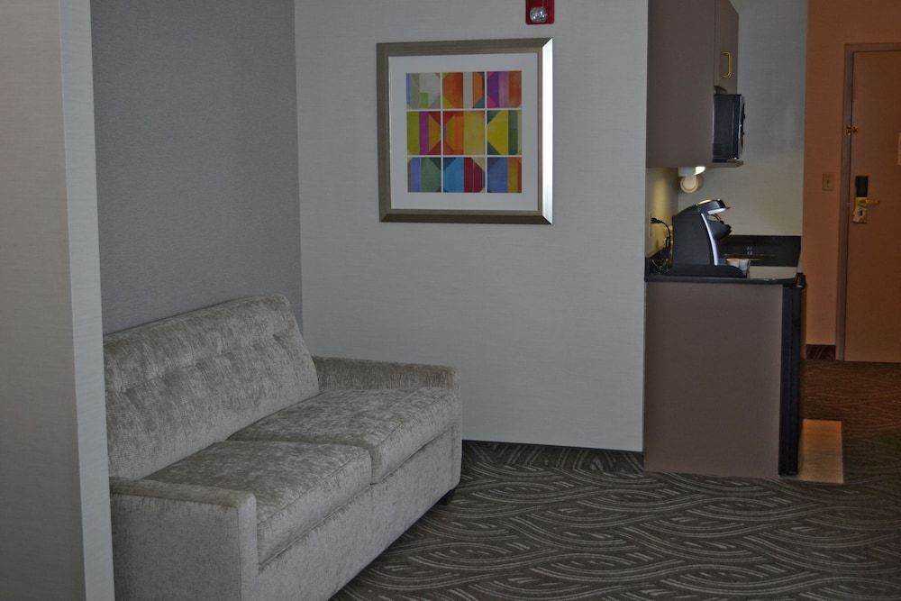 Holiday Inn Express Hotel Suites Kent State University 49/69