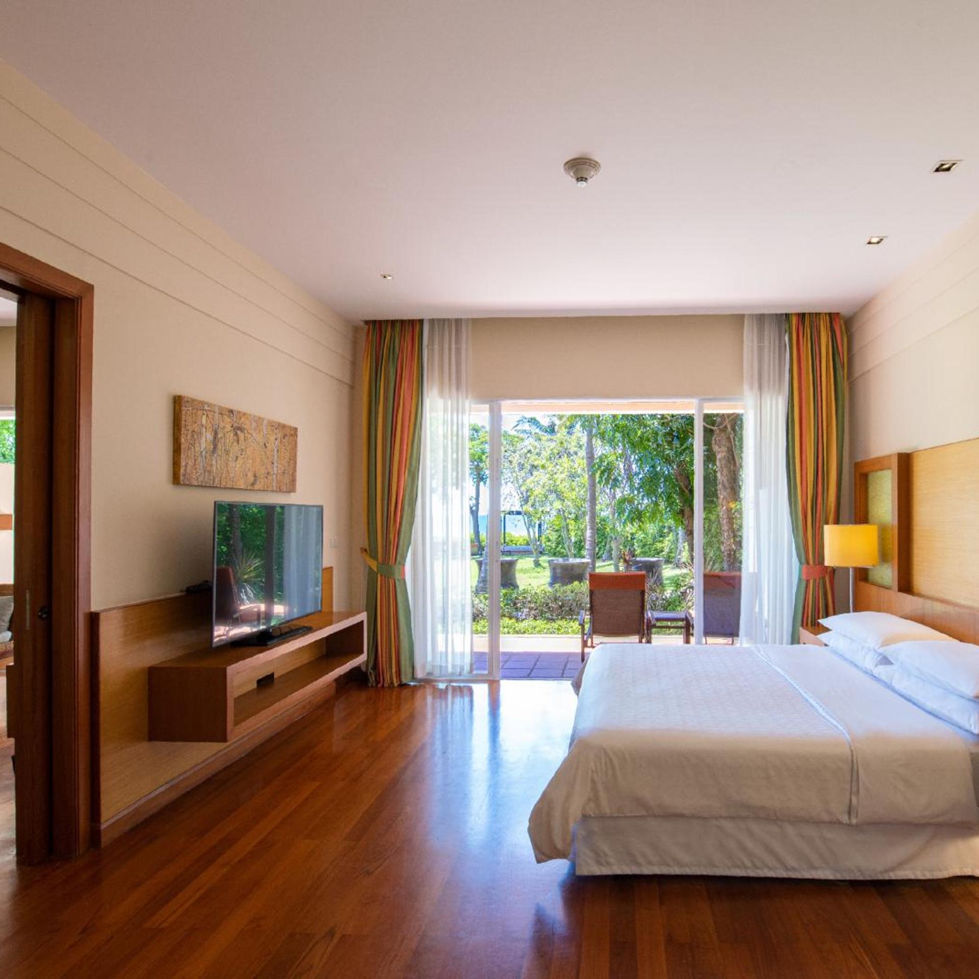 1 Bedroom, Ocean, Suite, King Bed, Ocean Front