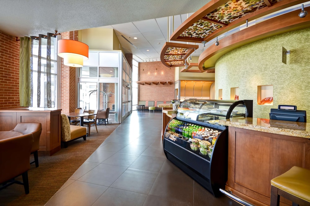 Hyatt Place Chicago/Naperville/Warrenville 46/68