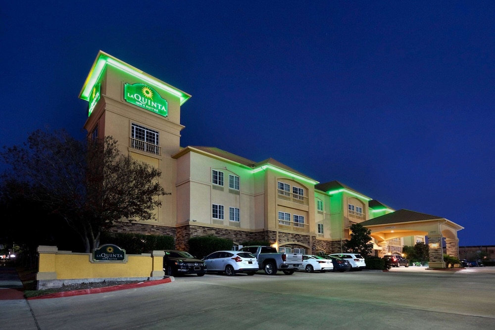 La Quinta Inn & Suites by Wyndham Houston Energy Corridor 1/61