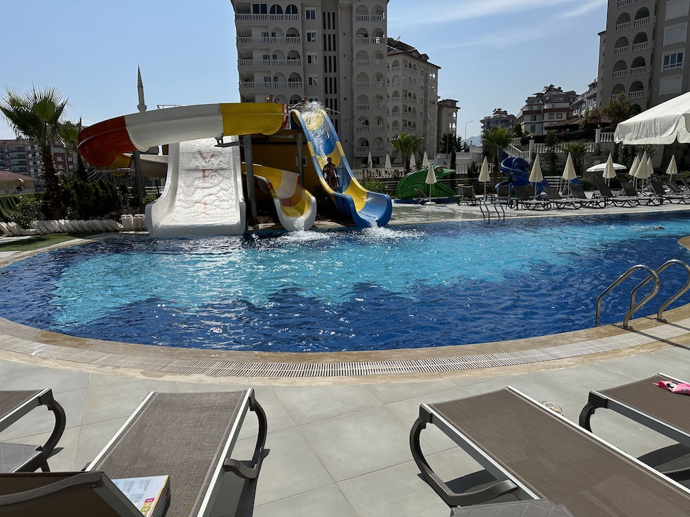 Almaris Resort Hotel 49/50