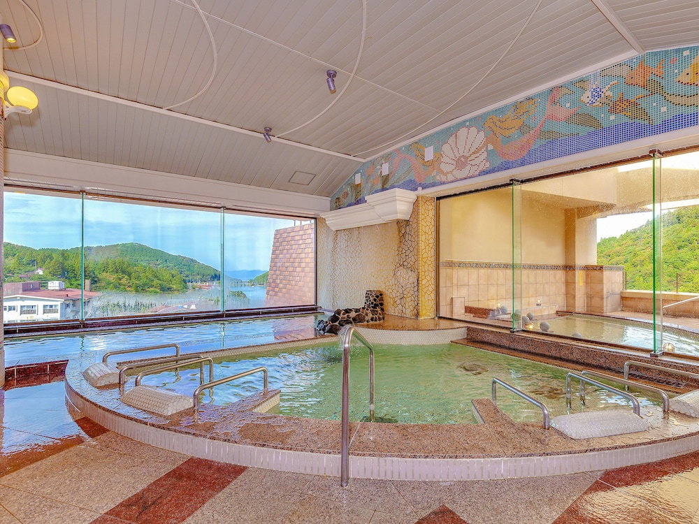 swimming pool spa