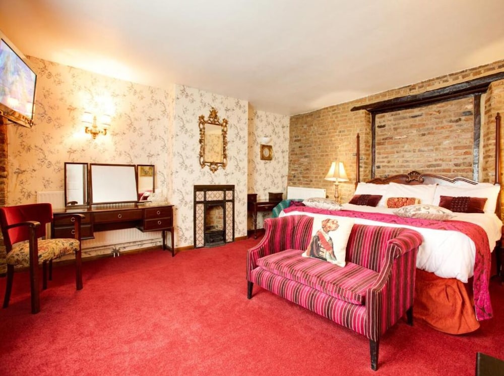 The Rose and Crown Hotel 34/53