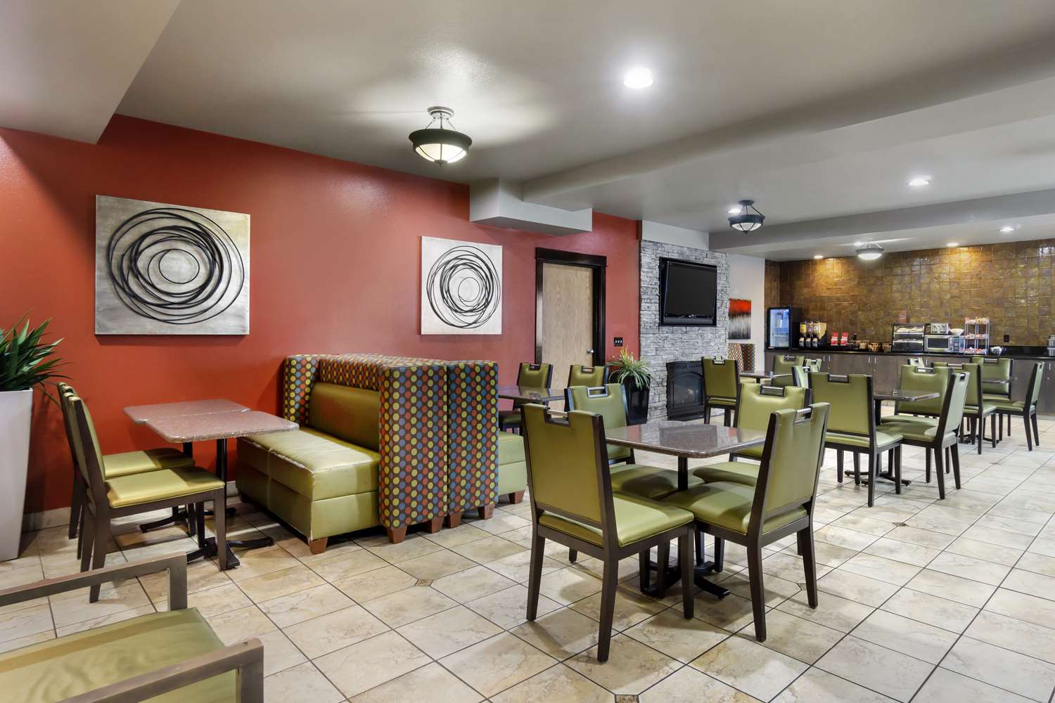 Best Western Plus Yakima Hotel 46/61