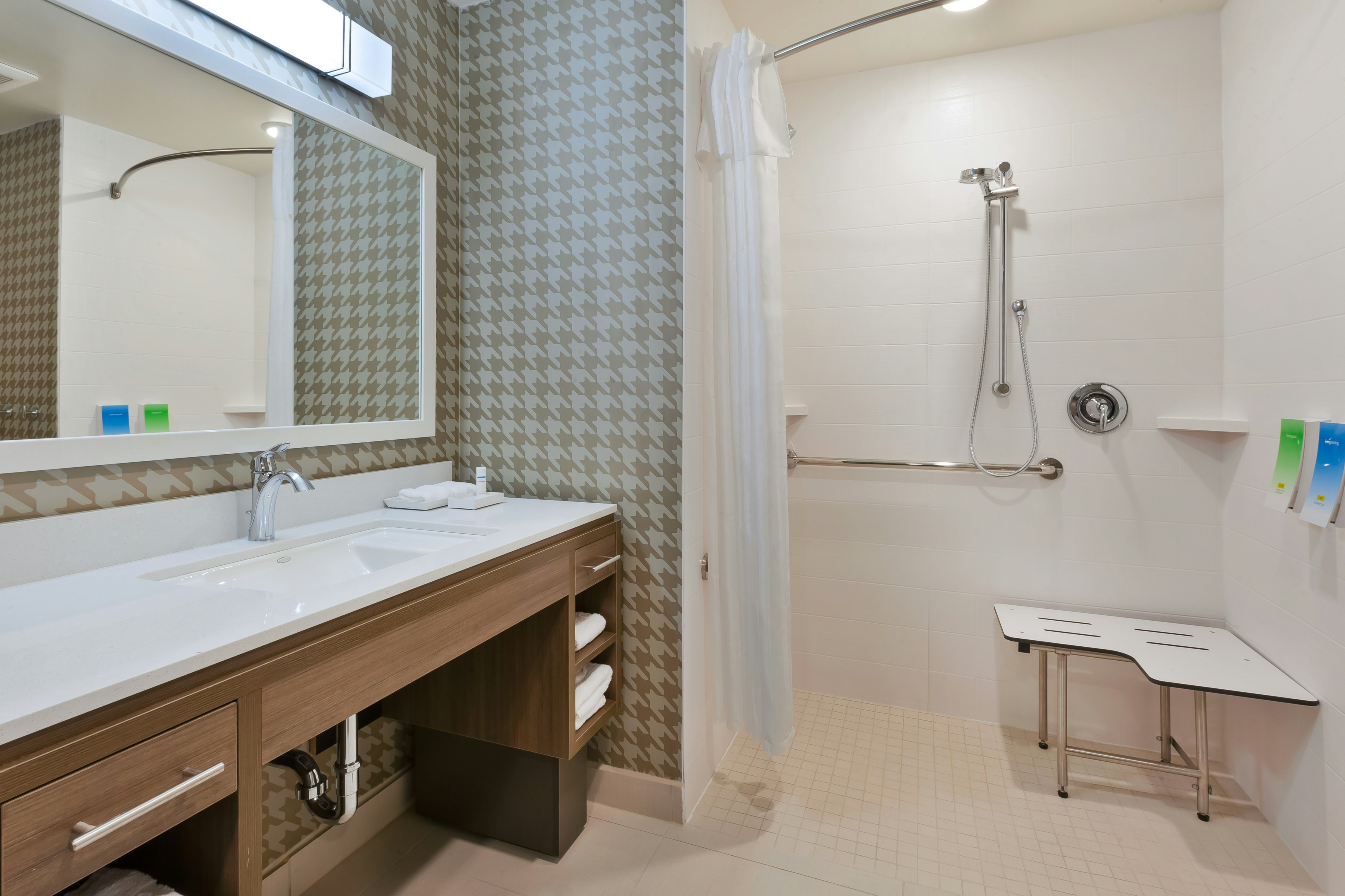 Home2 Suites by Hilton Grand Blanc Flint, MI 17/18
