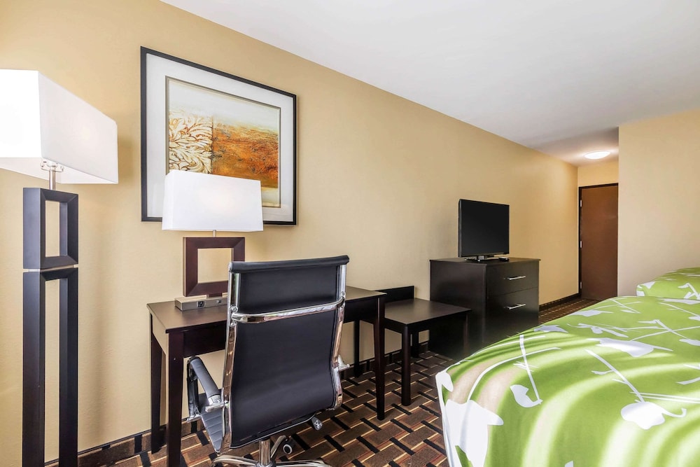 Econo Lodge Boaz, AL 23/29