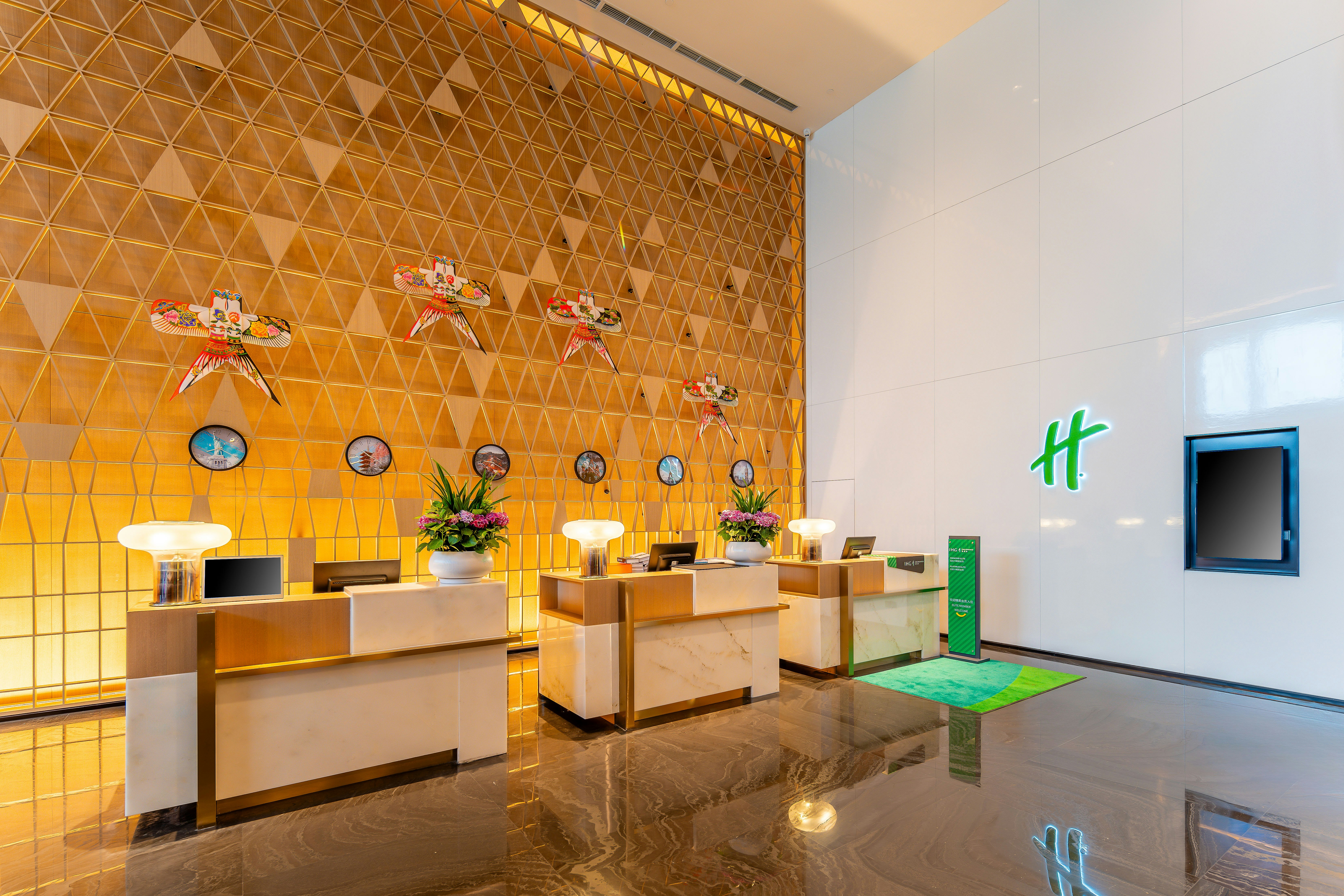 Holiday Inn Chongqing Data Valley 35/59