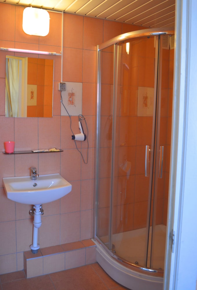 Jeruzale Hotel 40/41