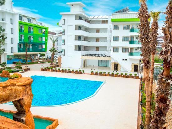 Green Life Hotel 27/28