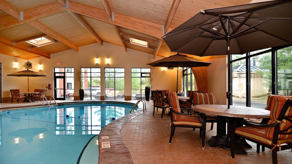 Holiday Inn Express Branson-Green Mountain Drive 58/72