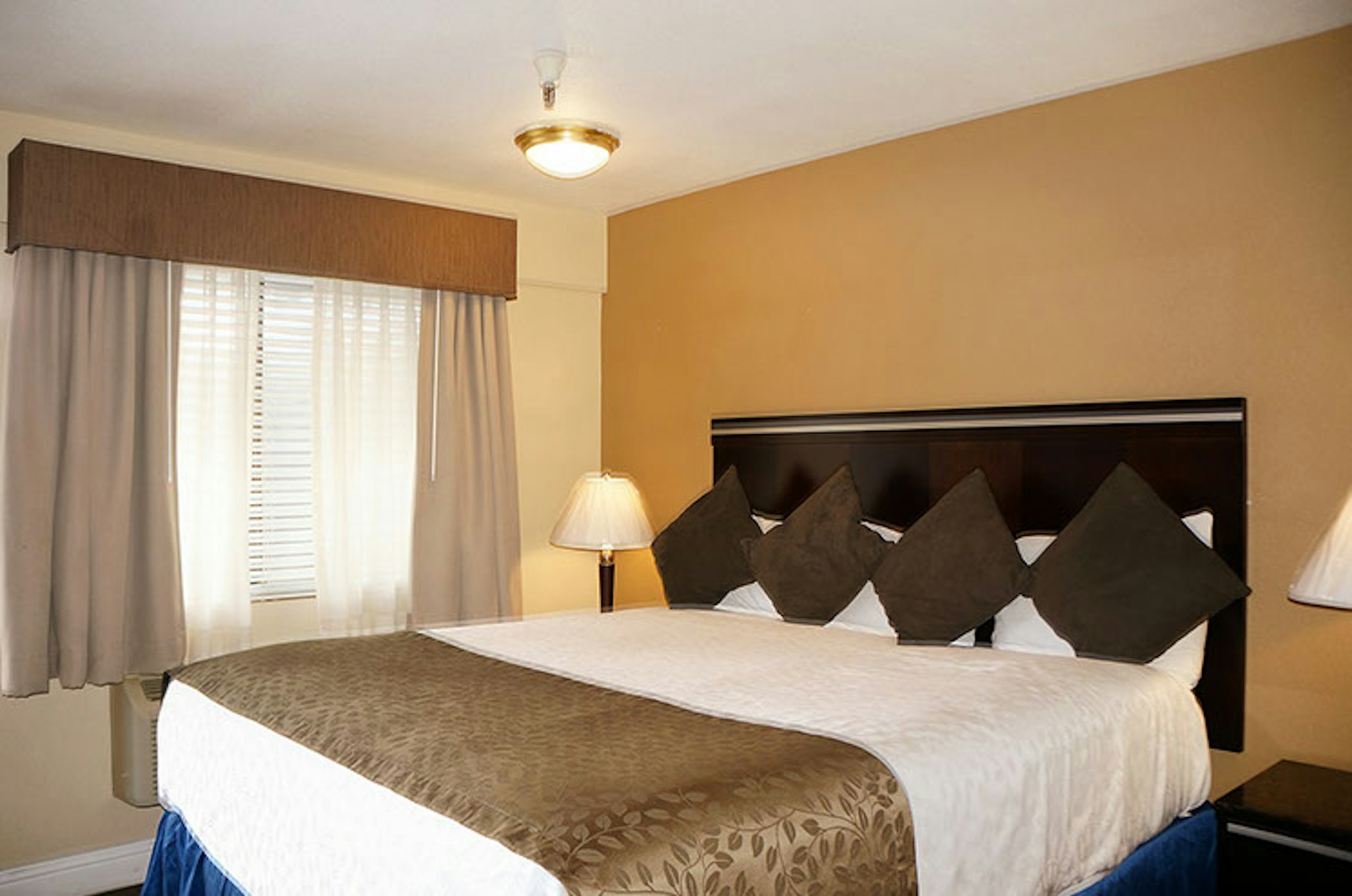 Executive Inn Hotel 10/35