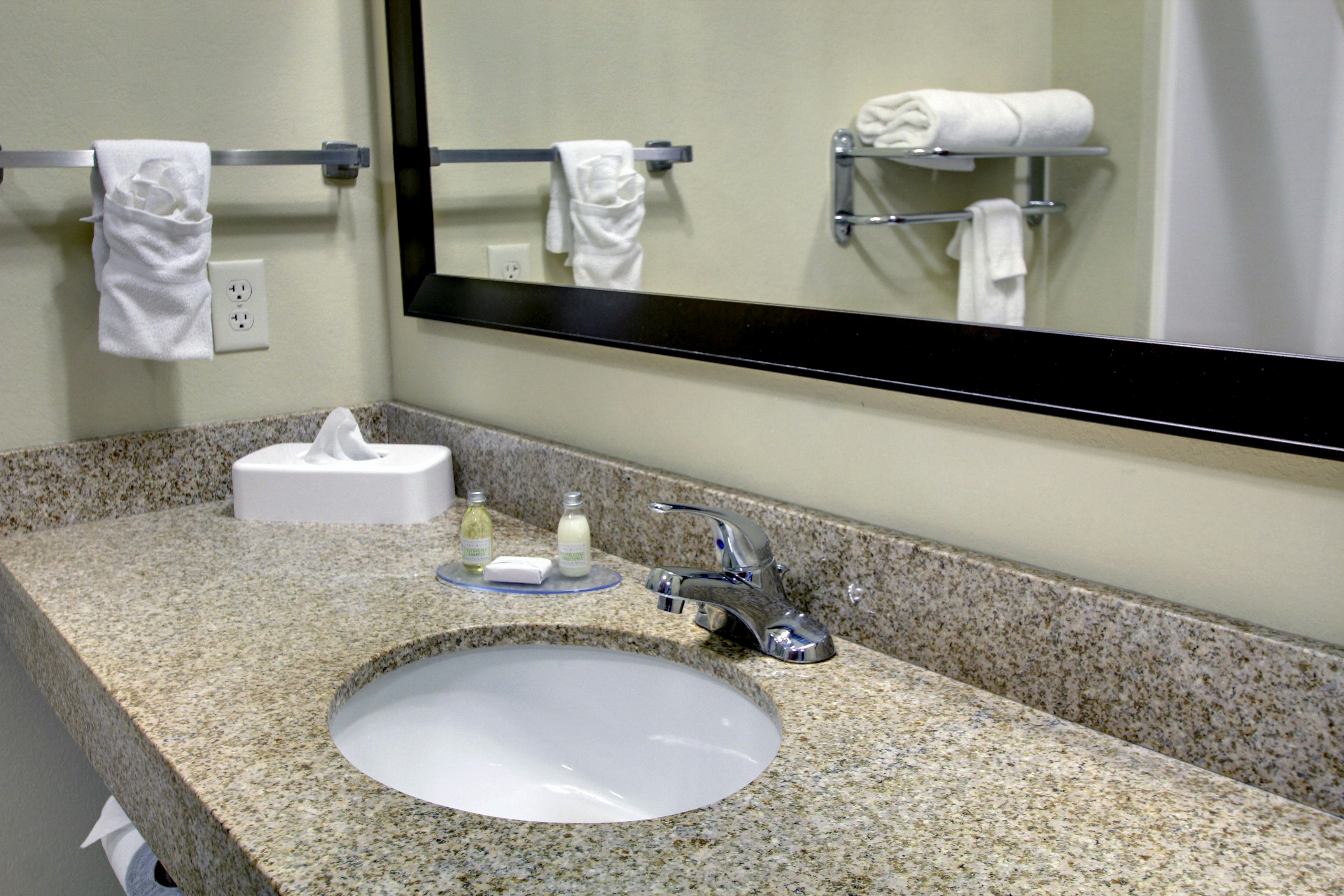 Cobblestone Hotel Wayne 42/44