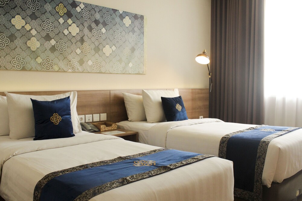 Sunday Hotel Antero Jababek 27/70