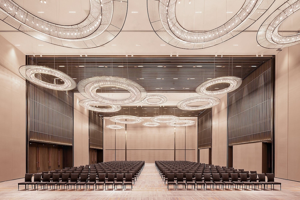Crowne Plaza Qingdao Jinshui 31/84
