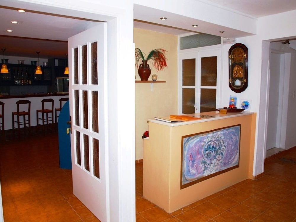 NARKISSOS HOTEL 7/50