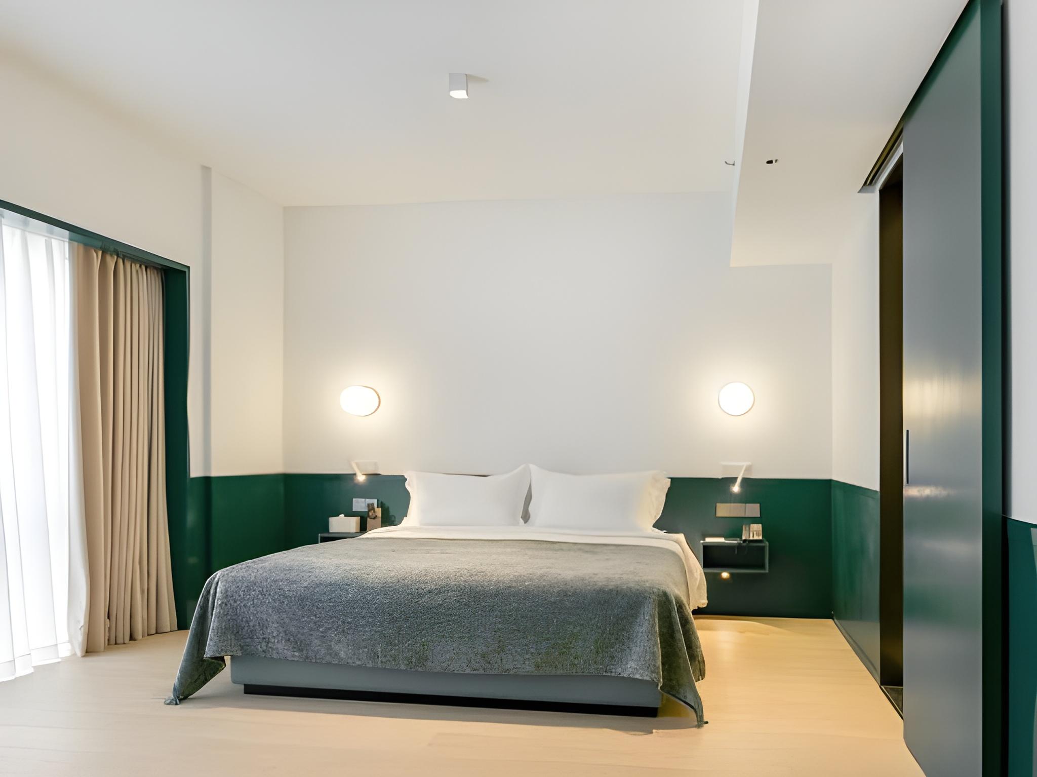 Style, Luxury, Queen Bed