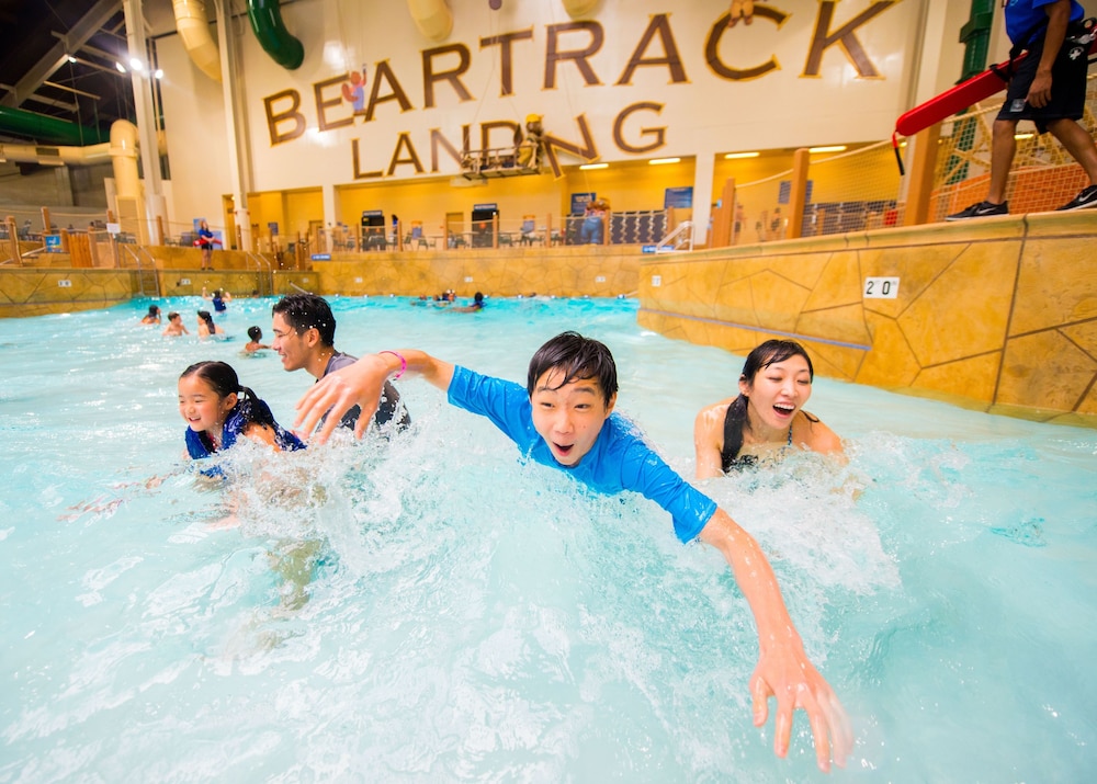 Great Wolf Lodge - Anaheim Ca 60/66