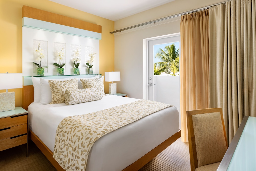 2 Bedrooms, Bi Level, Luxury, Suite, 2 Queen Beds, Garden View, Sofa، Santa Maria Suites 2/6
