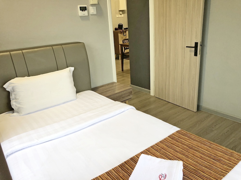 Seaview Apartment 12/50