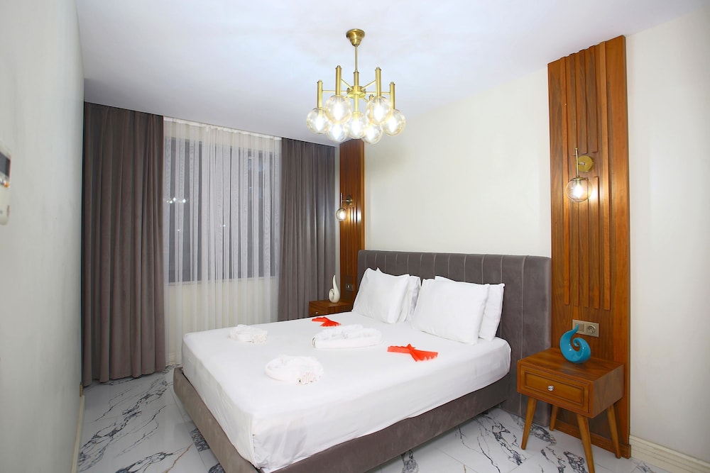 Princely Suites 17/50