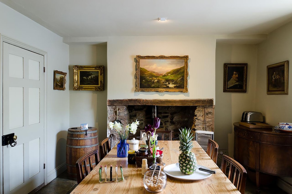 Heron House Bed &amp; Breakfast 11/23