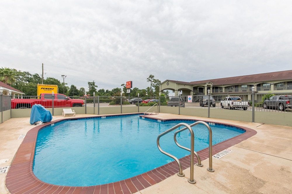 Quality Inn & Suites Bridge City/Orange 3/29