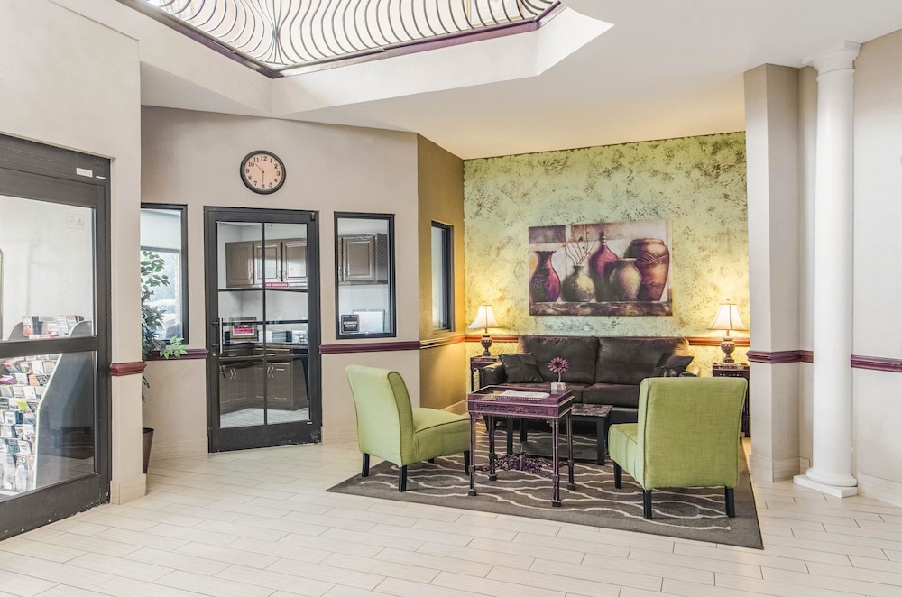 Quality Suites Graham - Burlington South 34/41