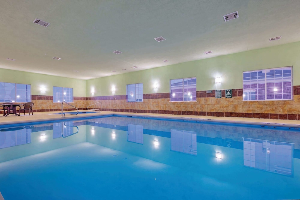 La Quinta Inn & Suites by Wyndham Dumas 14/24