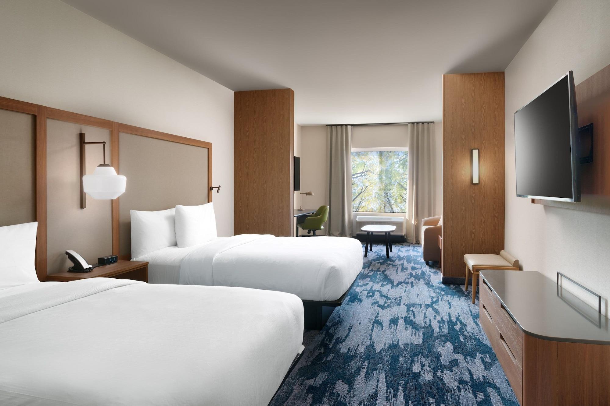 suite, multiple beds