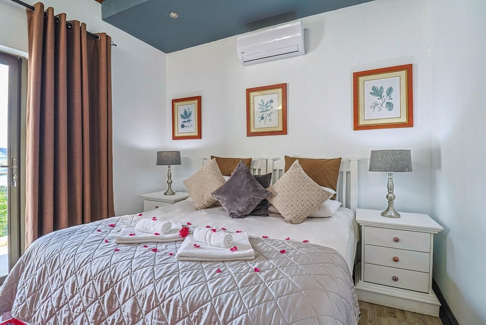 Comfort, King Bed