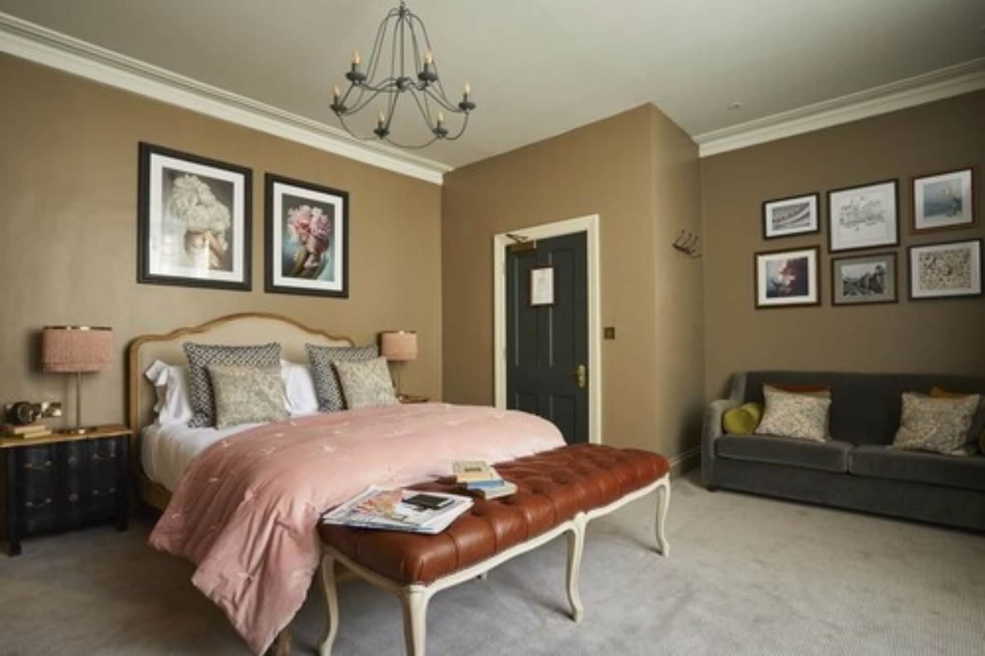SUPERIOR, DOUBLE BED