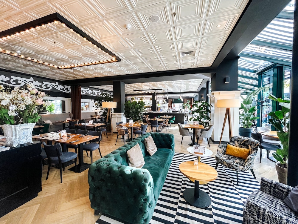 Hotel Theater Figi 26/39